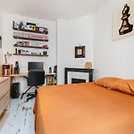 Charming Flat In Paris